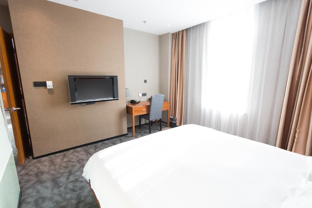 Radiance Hotel 4*