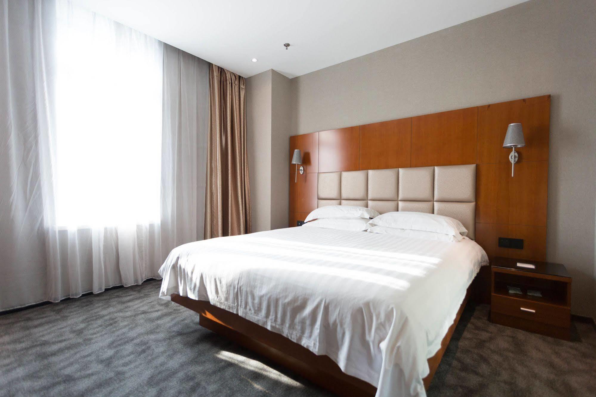 Radiance Hotel Xangai